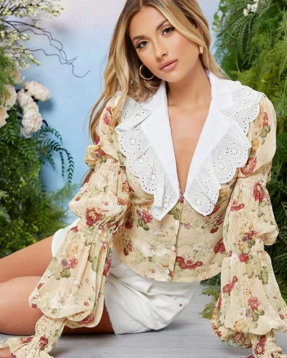 Tops - Large sheer top backless with collar lace sleeve